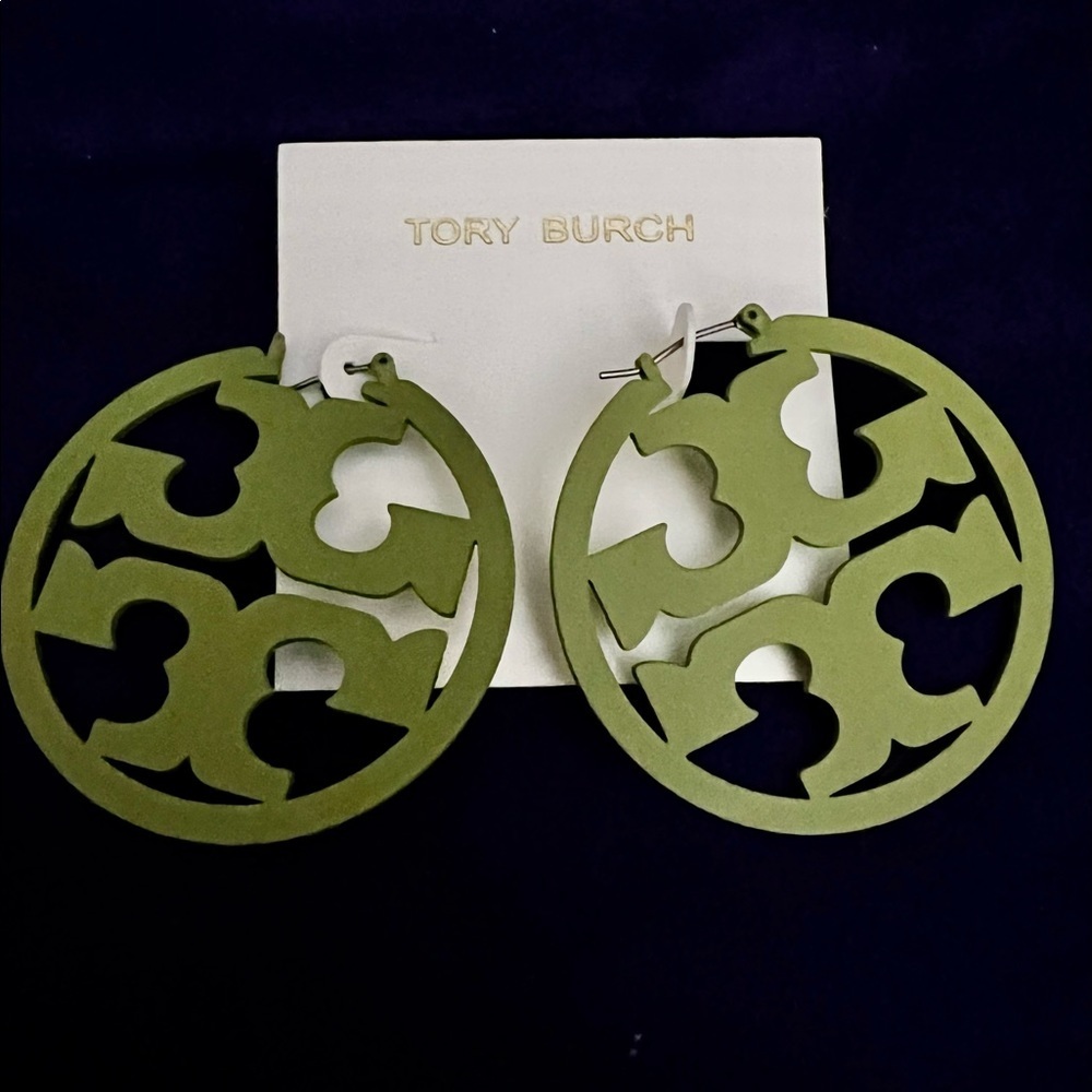 Tory Burch Authentic Military Green Double T Matte Painted Large Hoop Earrings - Picture 6 of 9